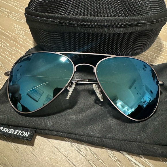 Skeleton Polarized Aviator Sunglasses - Picture 3 of 4
